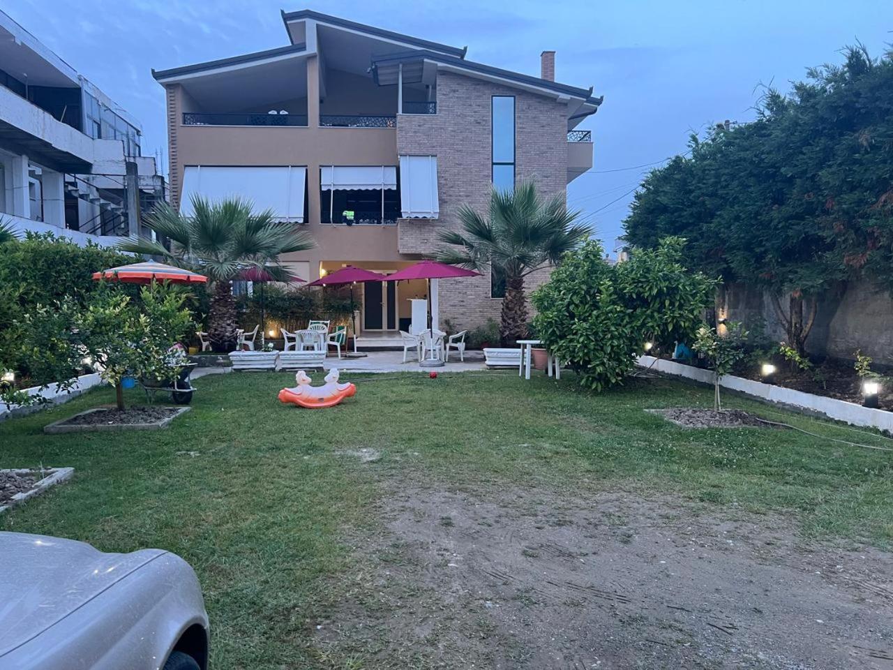 Vila Hoxha Durrës Exteriör bild
