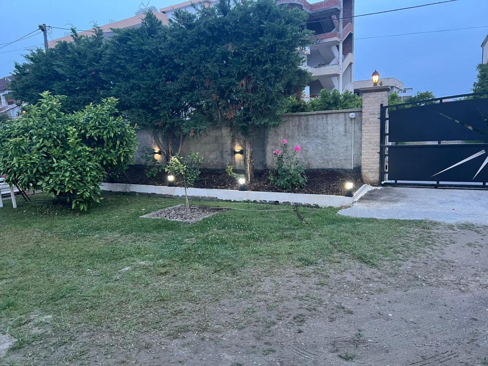 Vila Hoxha Durrës Exteriör bild
