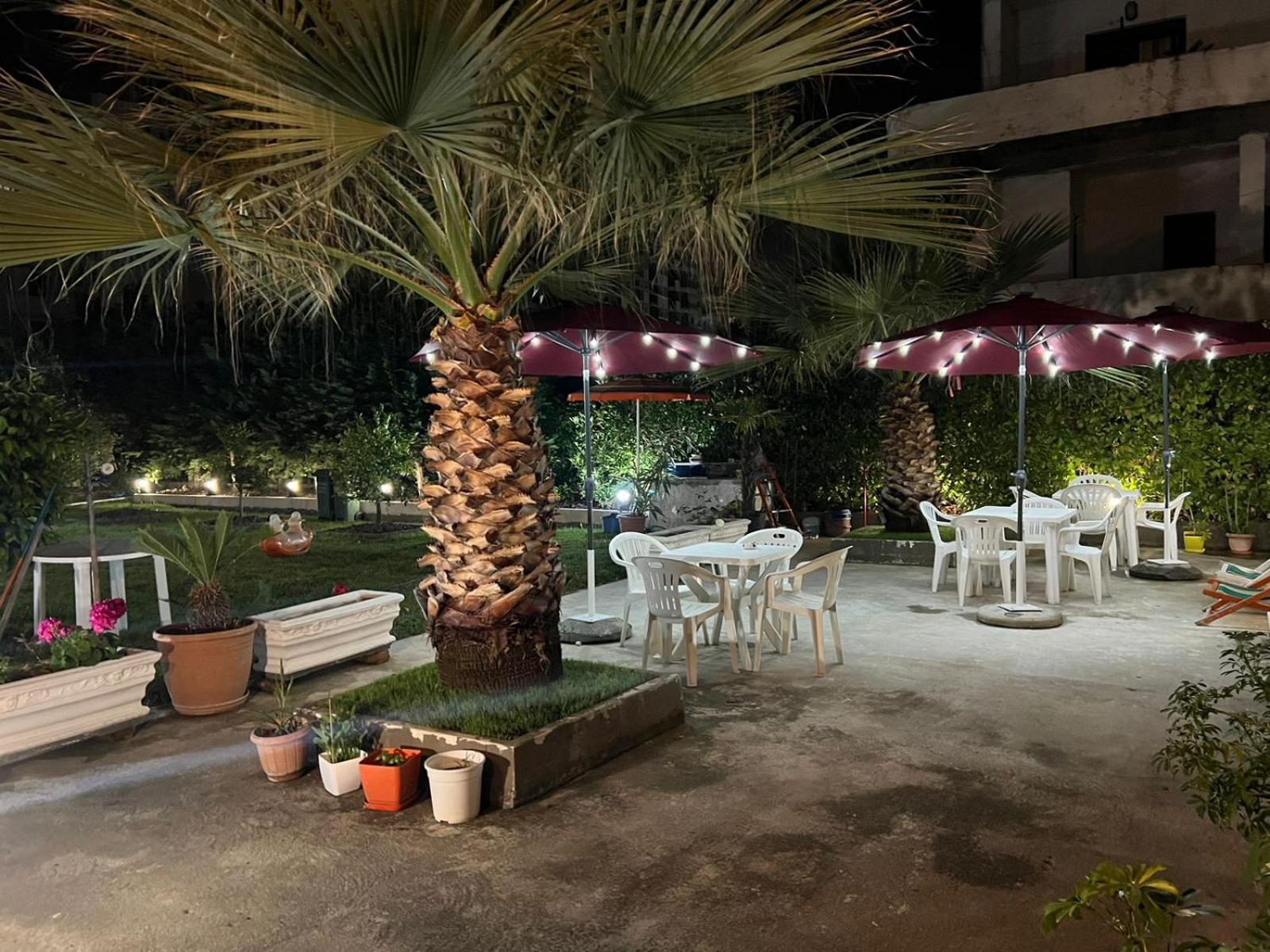 Vila Hoxha Durrës Exteriör bild